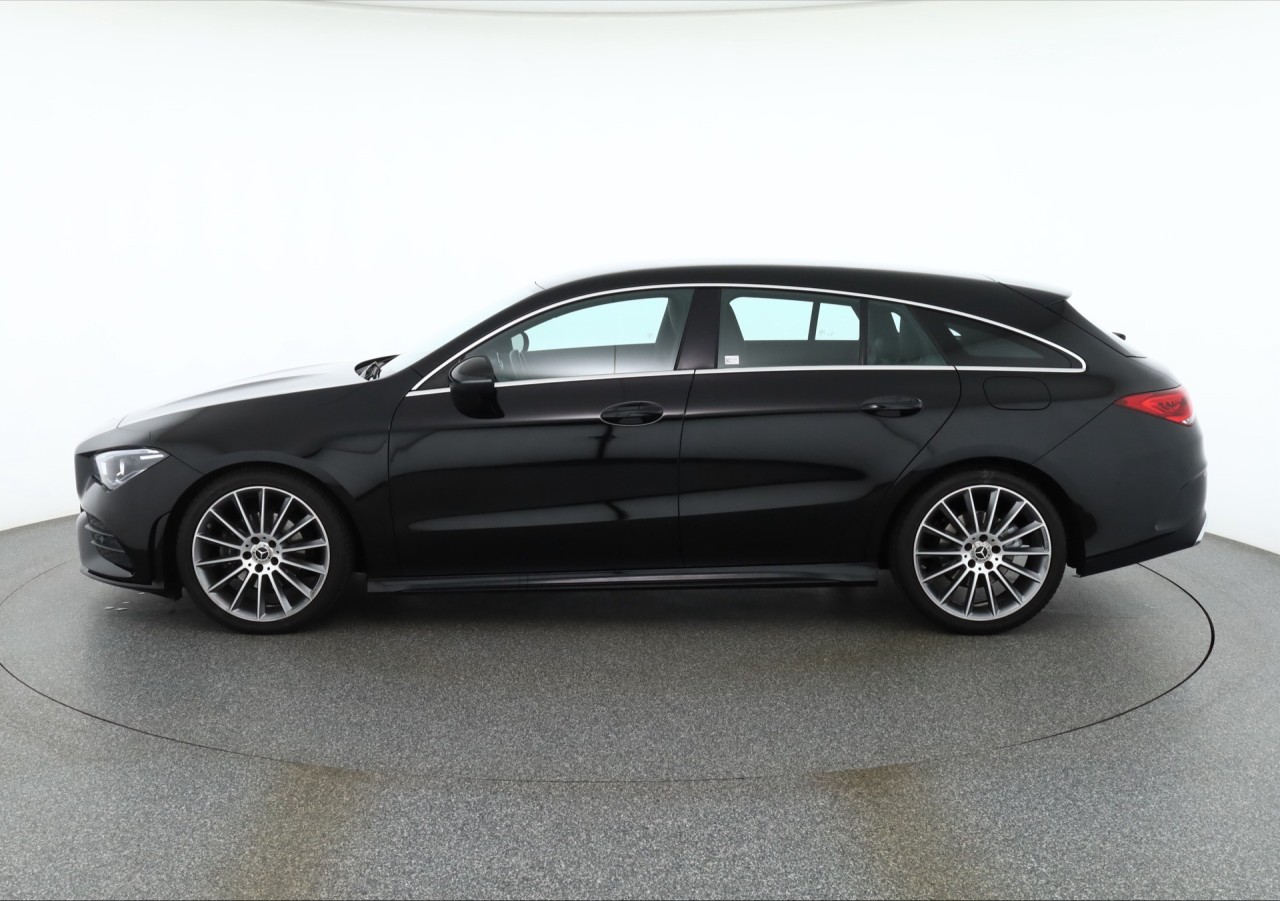 Mercedes-Benz CLA 180 Shooting Brake AMG Line