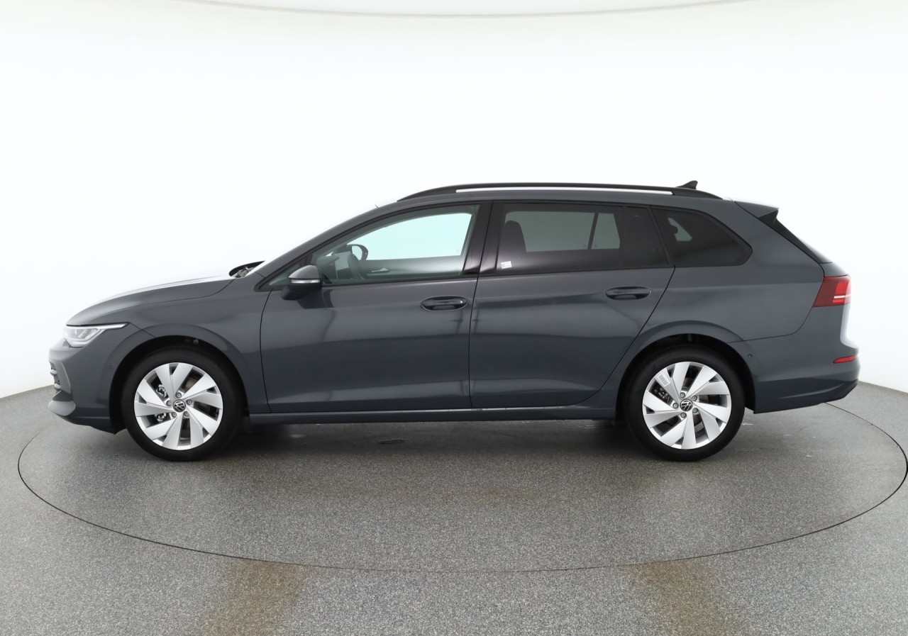 VW Golf VIII Variant 1.5 TSI DSG