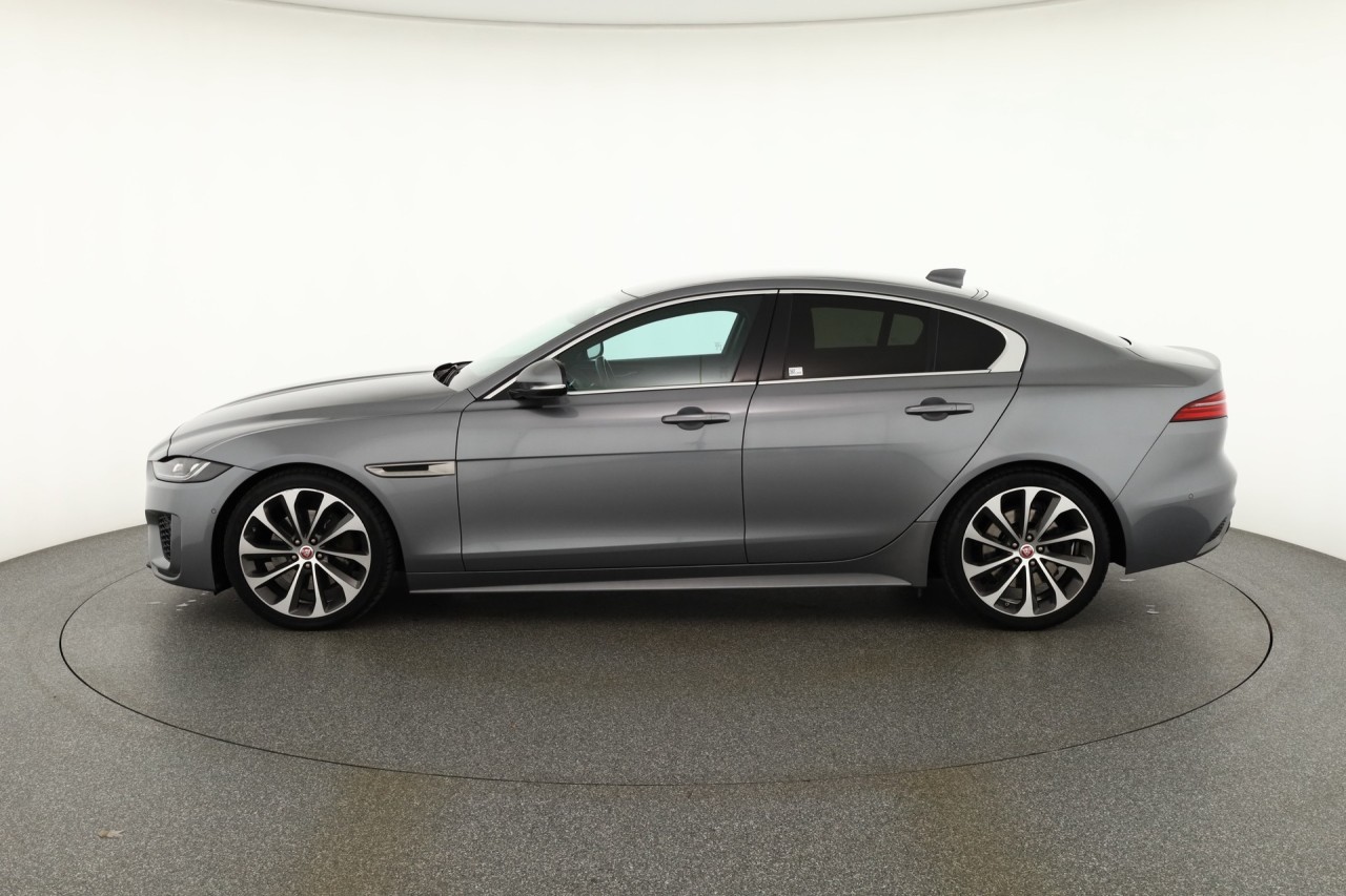 Jaguar XE D180 R-Dynamic HSE