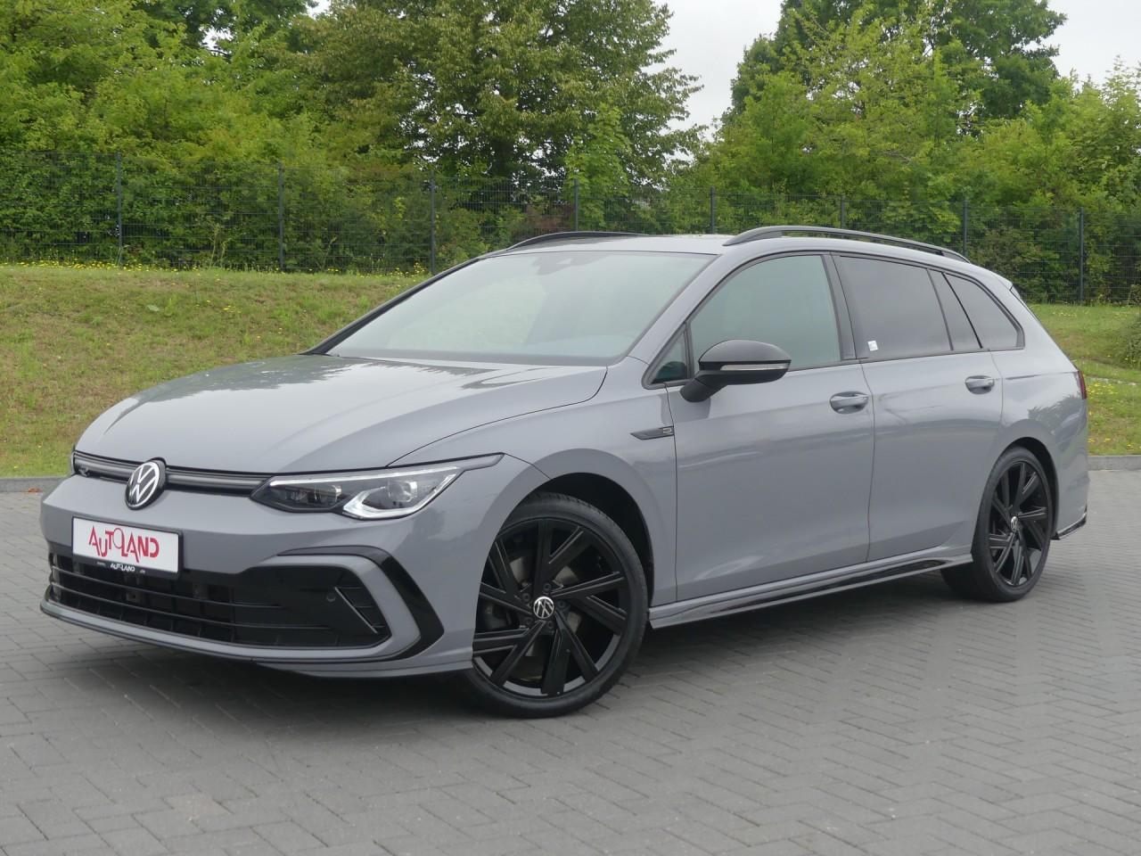 VW Golf VIII Variant 1.5 TSI R-Line