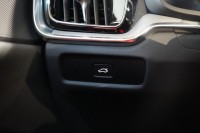 Volvo V60 Kombi 2.0 M-Hybrid Plus Dark