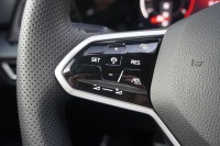 VW Golf VIII Variant 2.0 TDI R-Line DSG