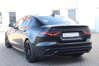 Jaguar XE D180 R-Dynamic SE