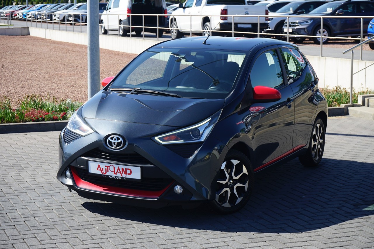 Toyota Aygo 1.0 x-play connect Aut. APP