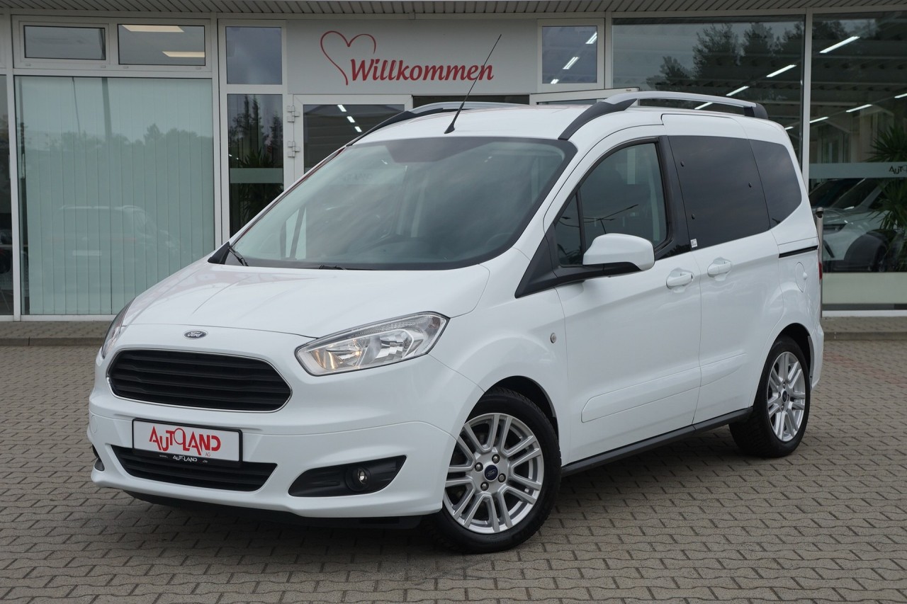 Ford Tourneo Courier 1.0 EB Titanium