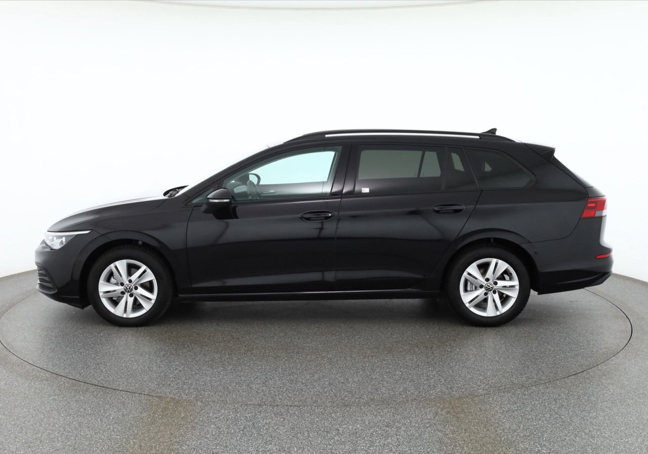 VW Golf VIII Variant 1.5 eTSI DSG Life