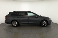 VW Golf VIII Variant 1.5 TSI Goal