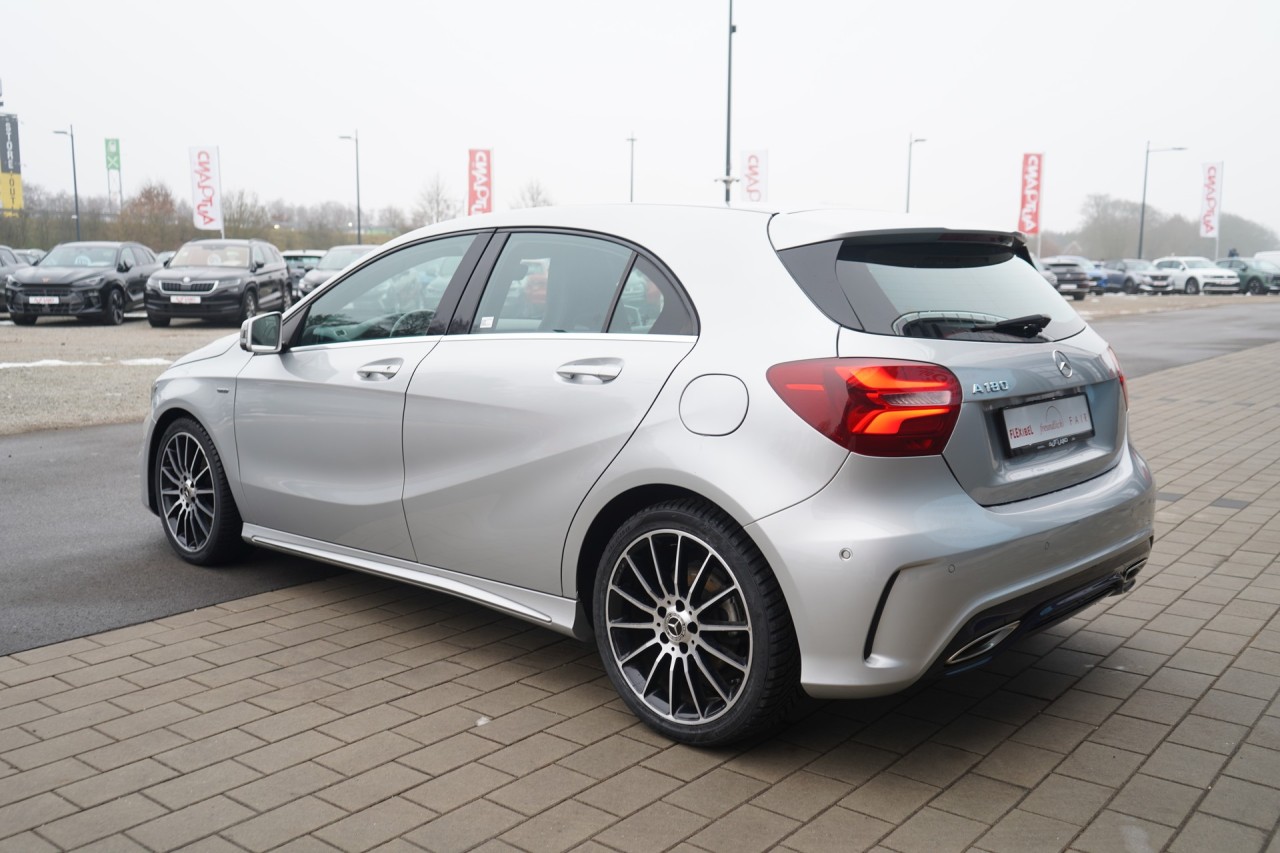 Mercedes-Benz A 180 A180 BlueEfficiency AMG Sport (Line)