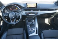 Audi A4 Avant 2.0 TFSI S line