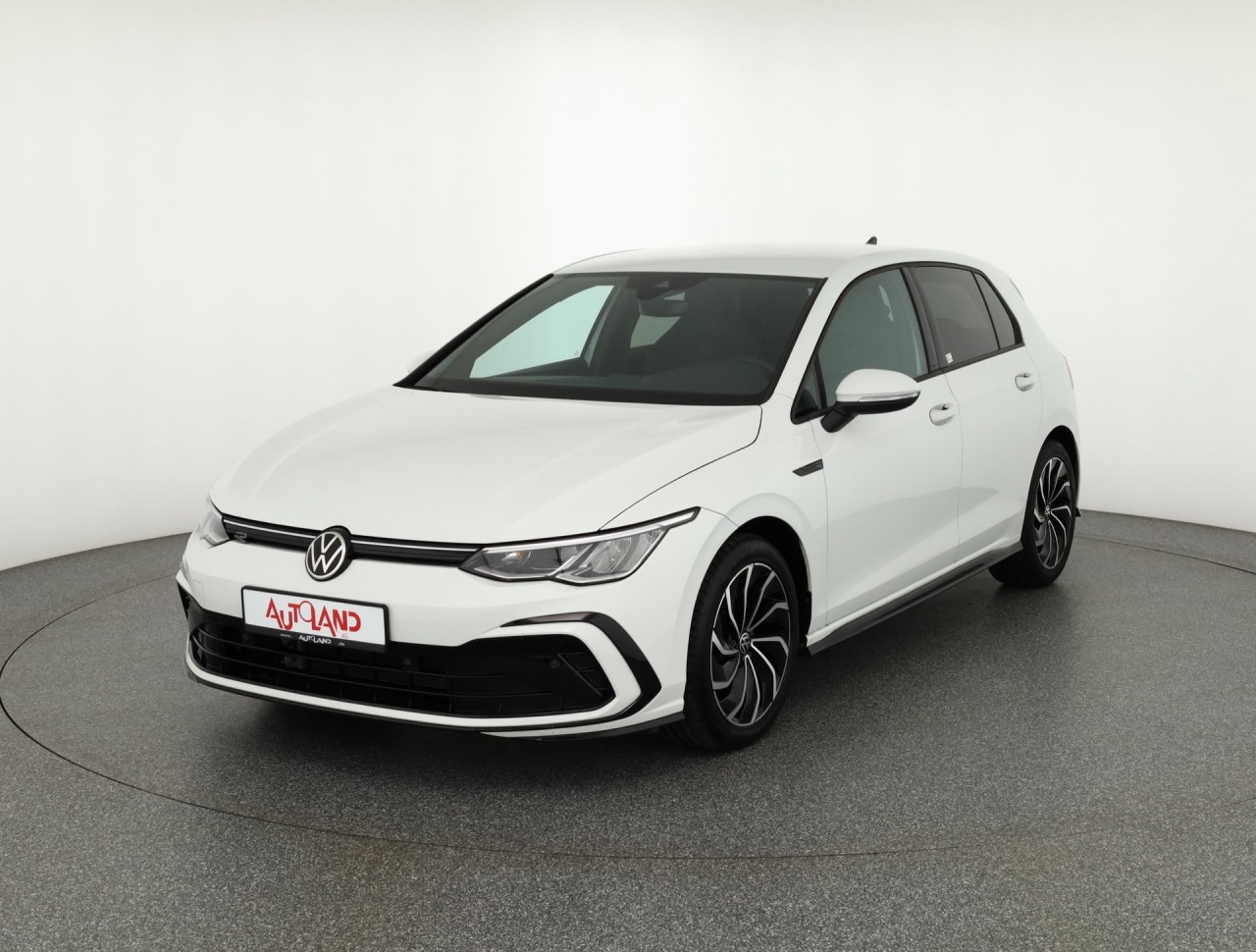 VW Golf VIII 1.5 TSI R-Line