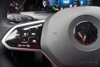 VW Golf VIII Variant R-Line eTSI