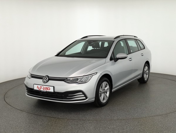 VW Golf VIII Variant 1.0 eTSI DSG