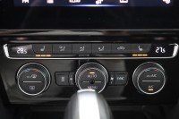 VW Passat Variant 2.0 TDI DSG R-Line