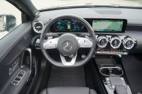 Mercedes-Benz A 250 A250e AMG Line 8G-DCT