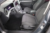 VW Golf VIII Variant 1.5 eTSI DSG Life