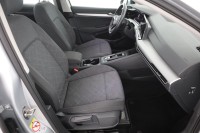 VW Golf VIII Variant 1.5 eTSI DSG