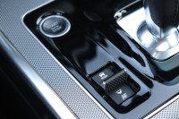 Jaguar XE D180 R-Dynamic SE
