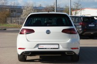 VW Golf 1.5 TSI Highline R-Line