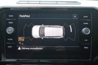 VW Passat Variant 1.5 TSI Highline R-Line