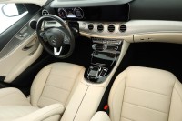 Mercedes-Benz E 220 220d T AMG Line