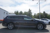 VW Passat Variant 2.0 TSI 4Motion R-LINE