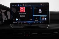 VW Golf VIII Variant 2.0 TDI R-Line DSG