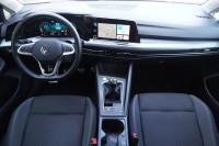 VW Golf VIII Variant 1.0 Active