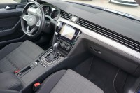 VW Passat Variant 1.5 TSI DSG R-Line