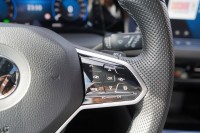 VW Golf VIII Variant 2.0 R-Line