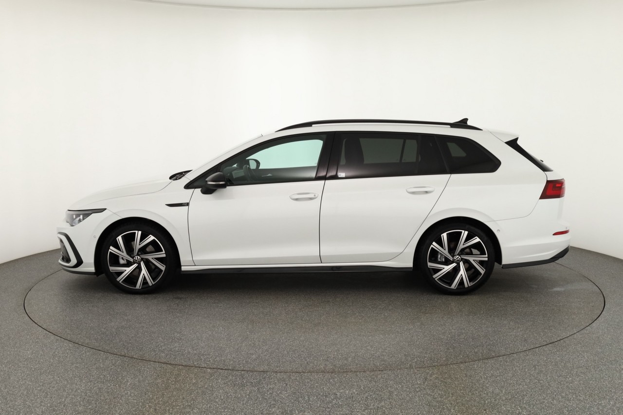 VW Golf VIII Variant 2.0 TSI DSG R-Line