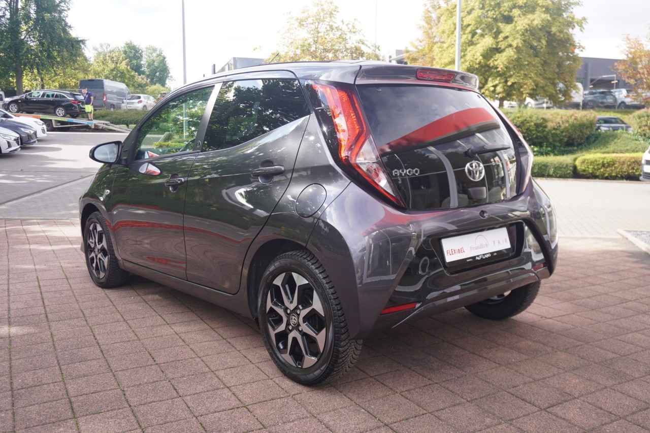 Toyota Aygo AYGO 1.0 x-play Team D