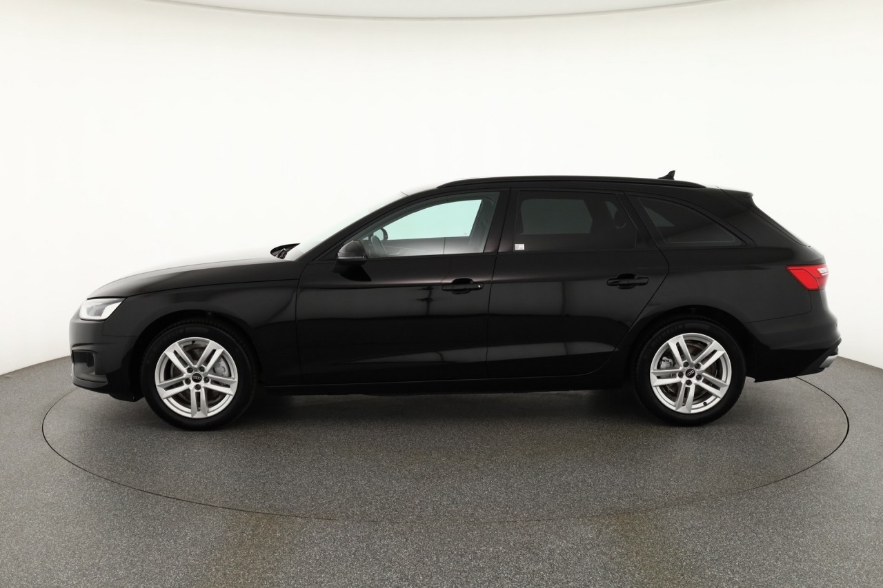 Audi A4 Avant 30 TDI S-Tronic