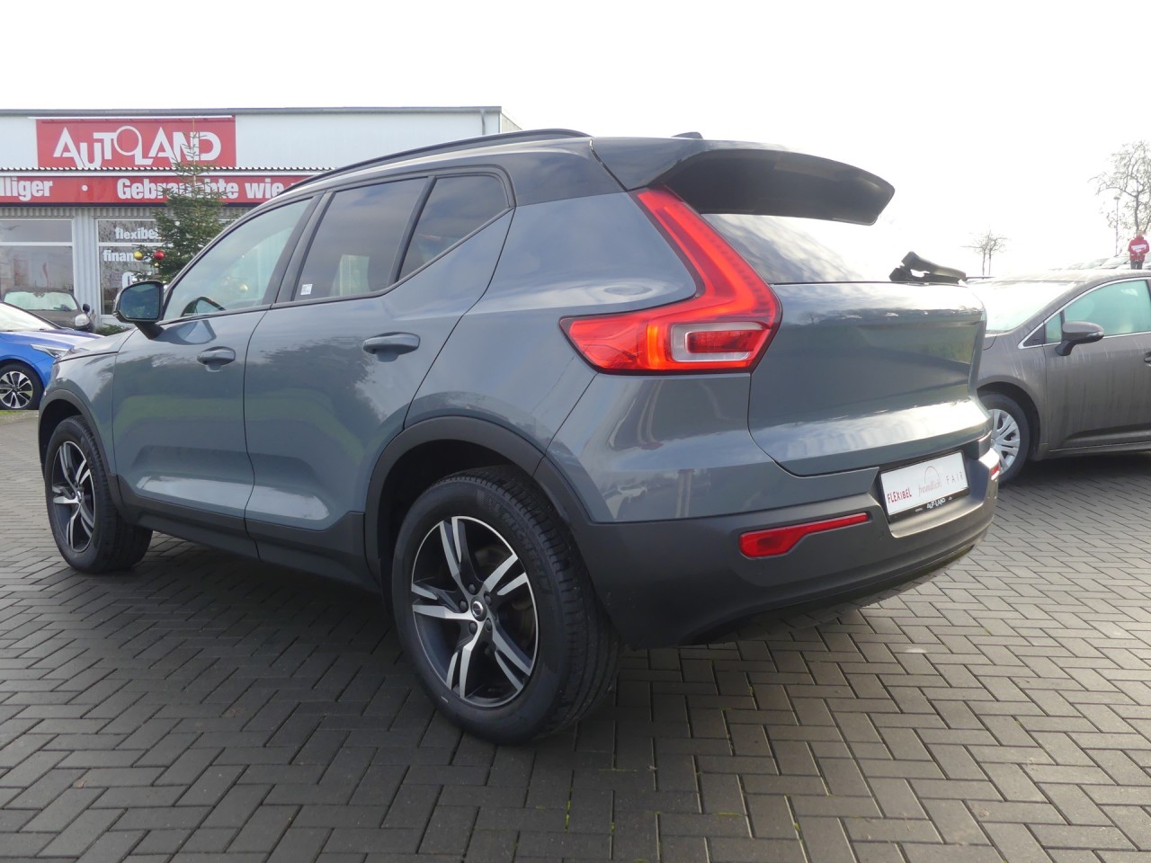 Volvo XC 40 XC40 2.0 M-Hybrid R Design