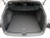 VW Golf VIII Variant 1.5 eTSI R-Line DSG