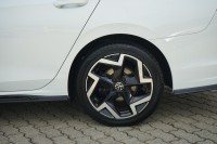 VW Golf VIII Variant 1.5 TSI R-Line