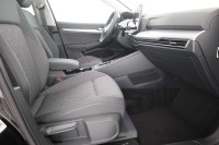 VW Golf VIII Variant 1.5 TSI DSG
