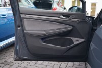 VW Golf VIII Variant 1.5 eTSI R-Line