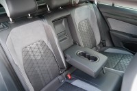 VW Golf VIII Variant R-Line eTSI DSG