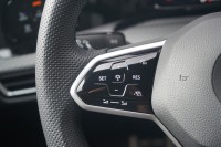 VW Golf VIII Variant 1.5 TSI R-Line