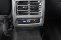 VW Golf VIII 1.5 eTSI R-Line