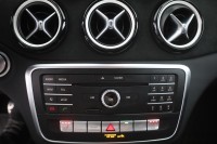 Mercedes-Benz CLA 200 Shooting Brake AMG Line Peak Edition