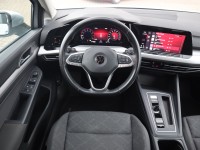 VW Golf VIII 1.0 eTSI DSG
