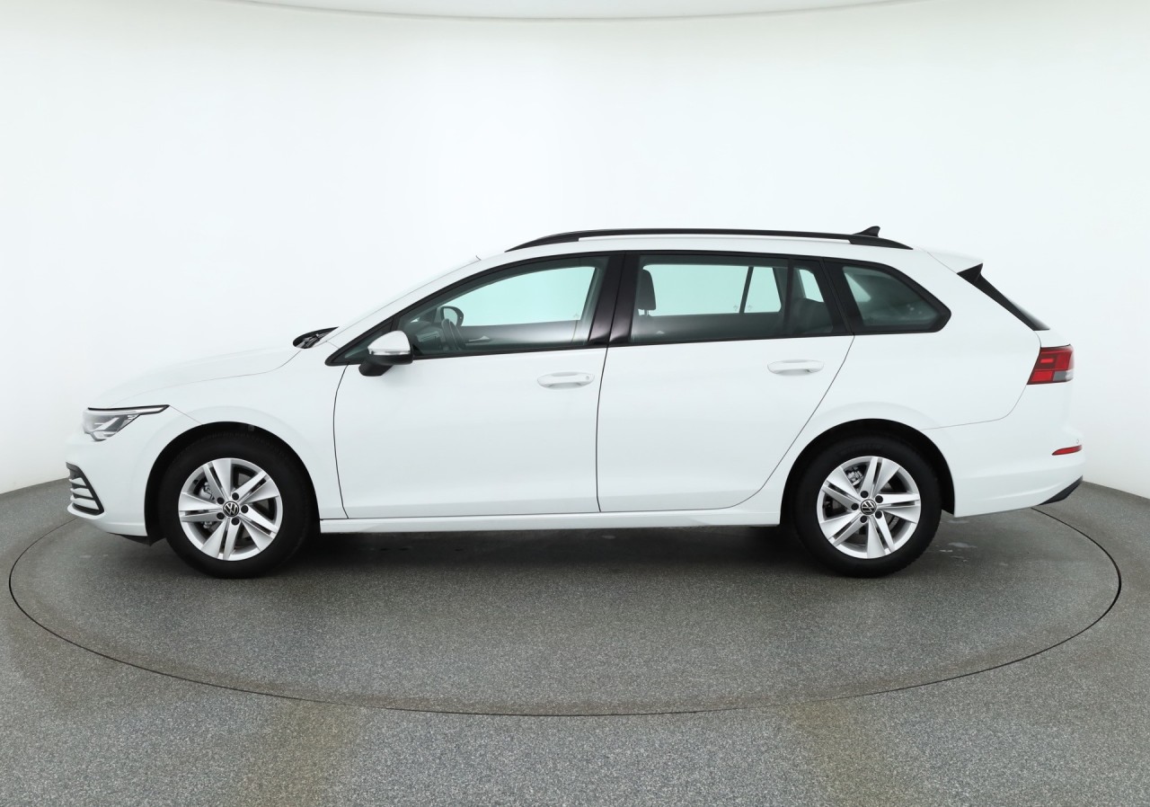 VW Golf VIII Variant 1.5 eTSI DSG