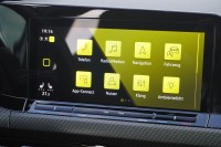 VW Golf VIII Variant 2.0 R-Line DSG