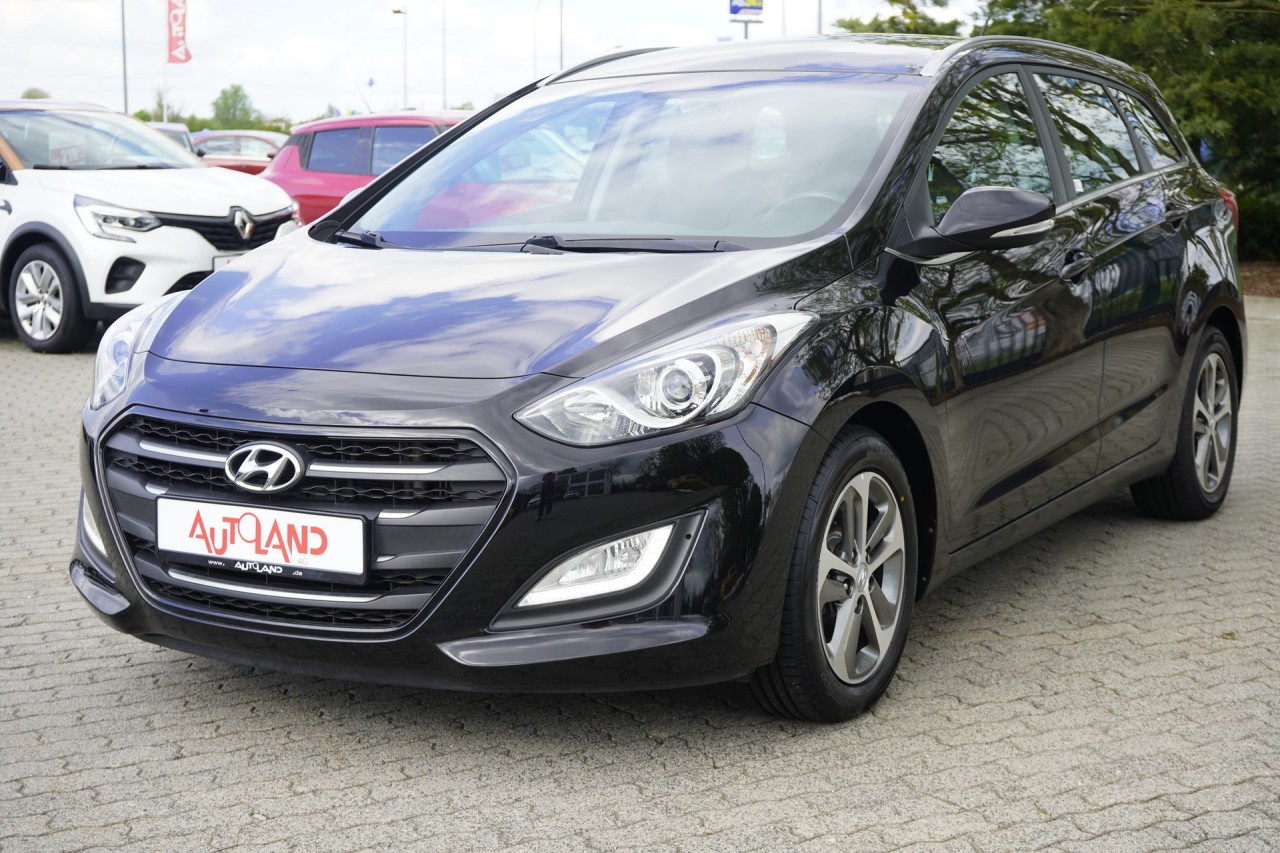 Hyundai i30 1.6 CRDi DPF YES! Silver blue