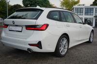 BMW 320 320d Touring Advantage Aut.