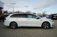 VW Golf VIII Variant R-Line eTSI