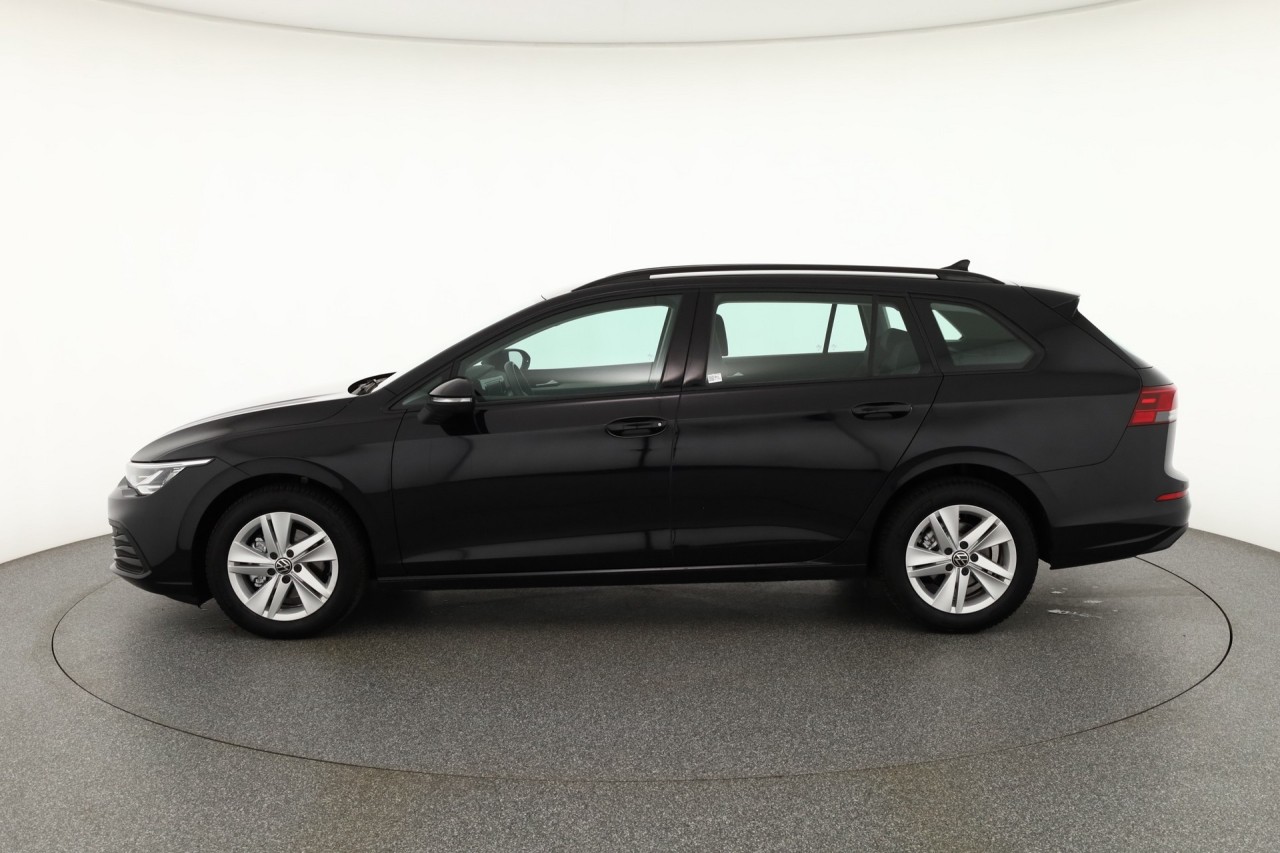 VW Golf VIII Variant 1.0 TSI Life