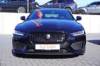 Jaguar XE 2.0 R-Dynamic Black
