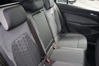 VW Golf VIII Variant 1.5 TSI R-Line